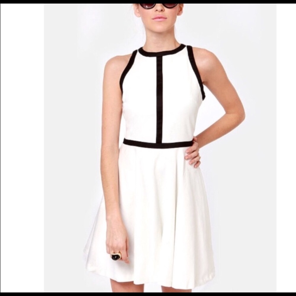 Black and White Dress - Picture 1 of 5